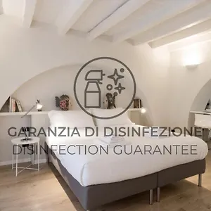 https://italianway-rosales-1-flat.it-lombardy.com